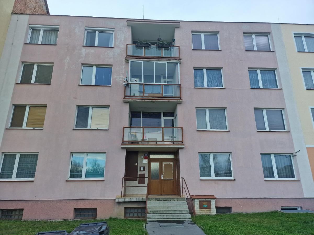 Prikopni Lägenhet Cheb Exteriör bild