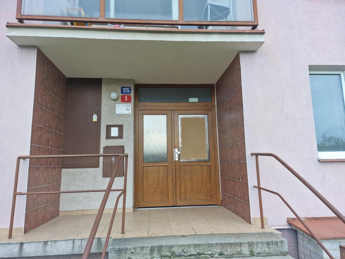 Prikopni Lägenhet Cheb Exteriör bild